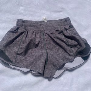 Lululemon Heather grey hotty hot shorts 2.5"
